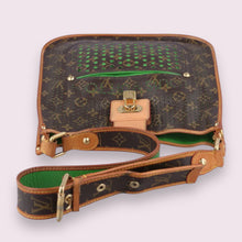 Load image into Gallery viewer, LOUIS VUITTON Evelyn