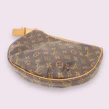Load image into Gallery viewer, LOUIS VUITTON Croissant MM