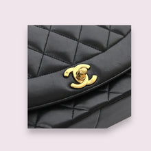 Load image into Gallery viewer, Chanel Diana 25