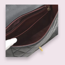 Load image into Gallery viewer, Chanel Diana 25