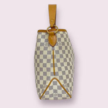 Load image into Gallery viewer, LOUIS VUITTON Shoulder Bag