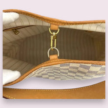 Load image into Gallery viewer, LOUIS VUITTON Shoulder Bag