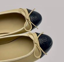 Load image into Gallery viewer, CHANEL Pumps