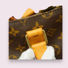 Load image into Gallery viewer, LOUIS VUITTON Keepall 55