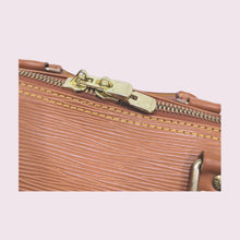 Load image into Gallery viewer, LOUIS VUITTON Epi Keepall 50