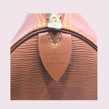 Load image into Gallery viewer, LOUIS VUITTON Epi Keepall 50