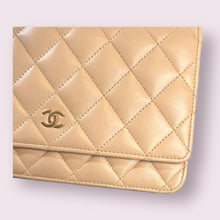Load image into Gallery viewer, CHANEL Lambskin WOC