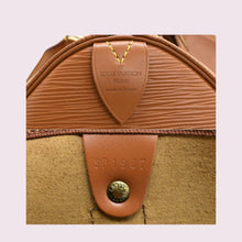 Load image into Gallery viewer, LOUIS VUITTON Epi Keepall 50