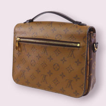 Load image into Gallery viewer, LOUIS VUITTON Metis Pochette Reverse