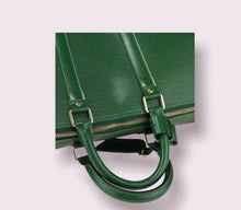 Load image into Gallery viewer, LOUIS VUITTON Epi Keepall 55