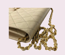 Load image into Gallery viewer, CHANEL Vintage Single Flap
