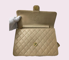 Load image into Gallery viewer, CHANEL Vintage Single Flap