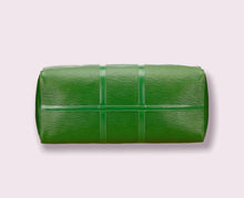Load image into Gallery viewer, LOUIS VUITTON Epi Keepall 55