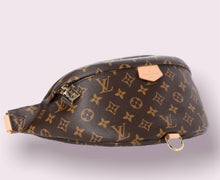 Load image into Gallery viewer, LOUIS VUITTON Bum Bag