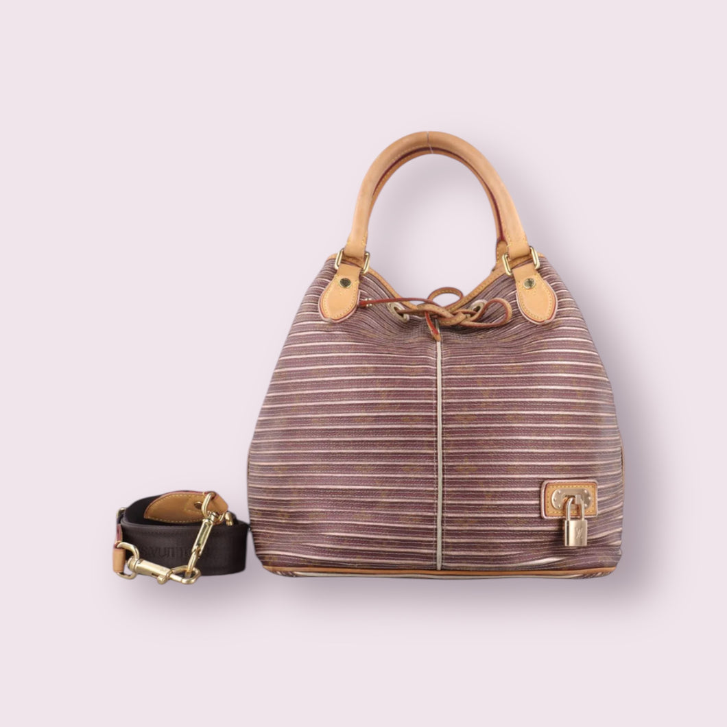 LOUIS VUITTON Bucket Bag