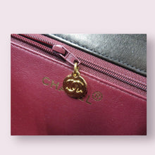 Load image into Gallery viewer, CHANEL Vintage Single Flap - Black
