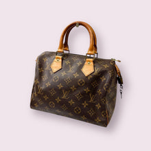 Load image into Gallery viewer, LOUIS VUITTON Monogram 25

