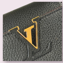 Load image into Gallery viewer, LOUIS VUITTON Capucines BB
