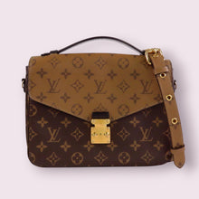 Load image into Gallery viewer, LOUIS VUITTON Metis Pochette Reverse

