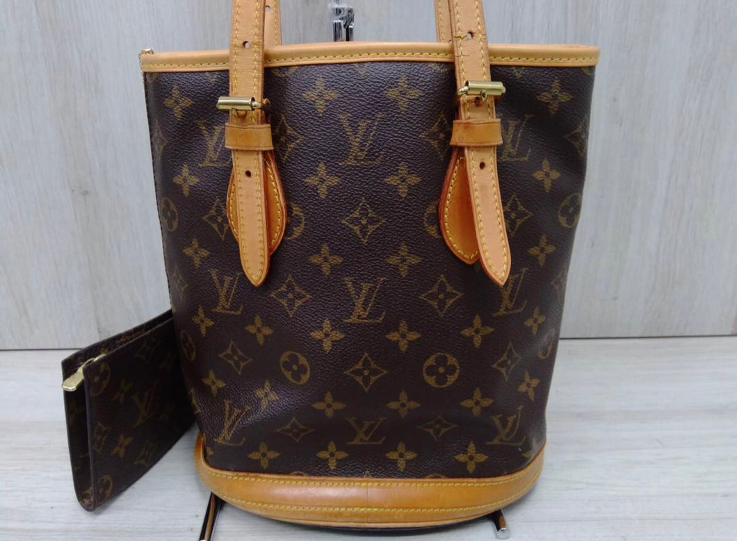 LOUIS VUITTON Bucket Bag