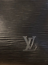 Load image into Gallery viewer, LOUIS VUITTON Epi Keepall 60
