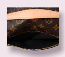 Load image into Gallery viewer, LOUIS VUITTON Bum Bag
